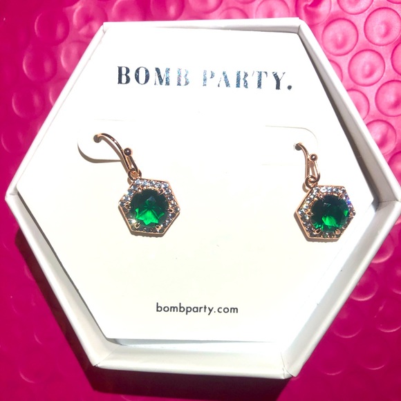 Earrings - Picture 1 of 2